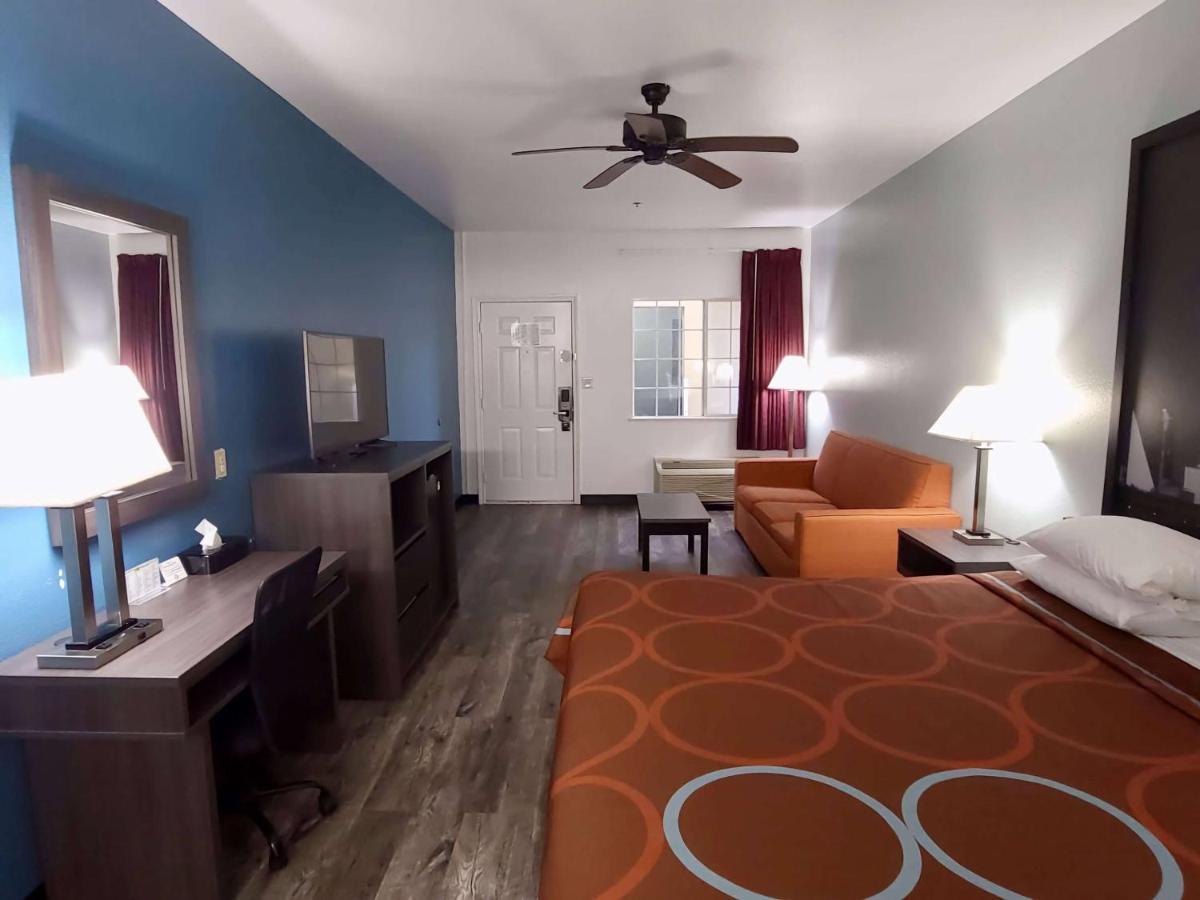Super 8 By Wyndham Forney/East Dallas Zewnętrze zdjęcie