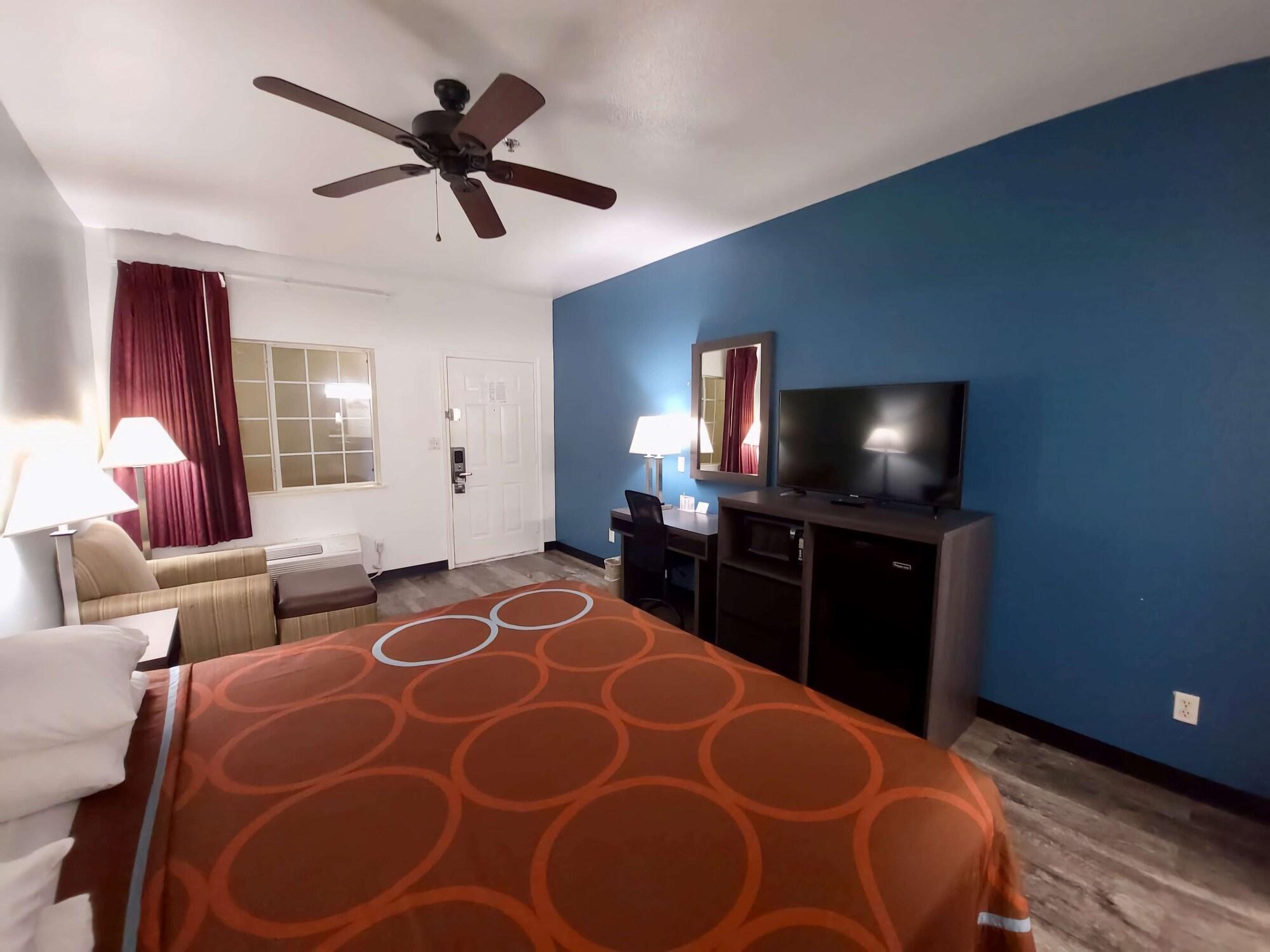 Super 8 By Wyndham Forney/East Dallas Zewnętrze zdjęcie